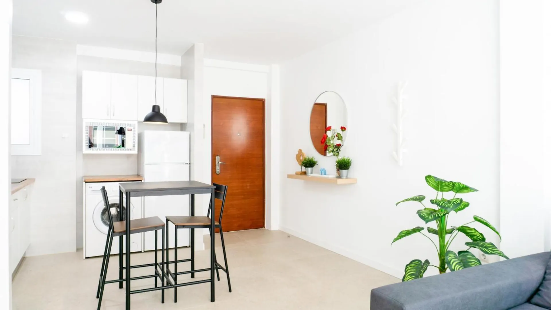 Juanito Fuengirola Apartment contacts